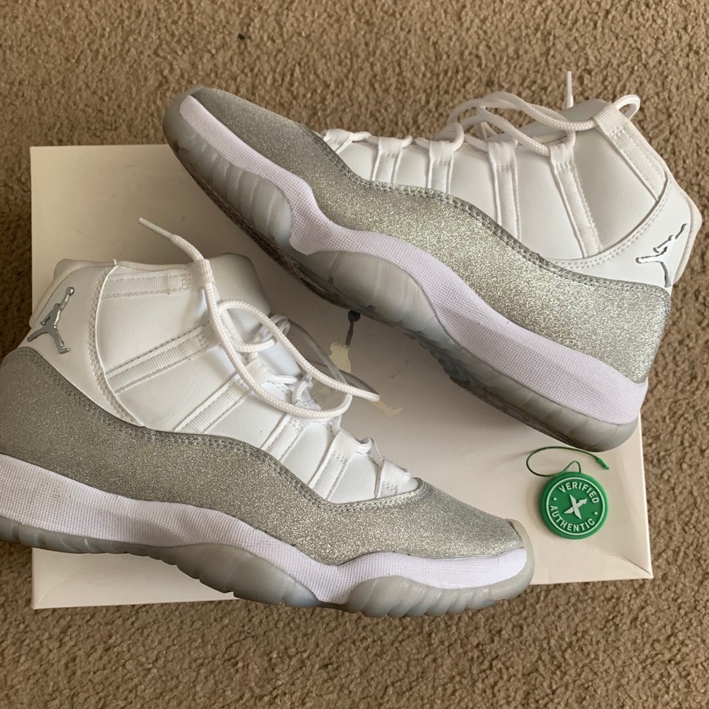 Jordan 11 silver metallic